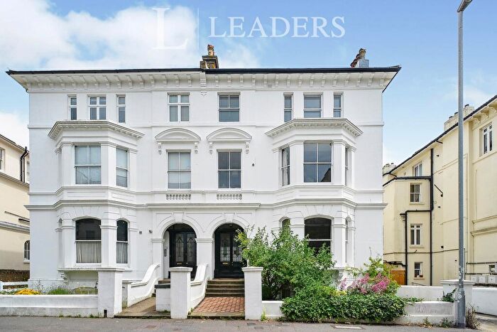 2 Bedroom Flat To Rent In Dyke Road, BN1