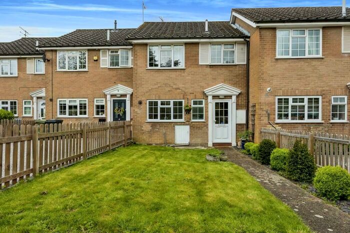 3 Bedroom House To Rent In Regalfield Close, Guildford, GU2