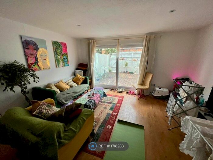 4 Bedroom Terraced House To Rent In Surr Street, London, N7