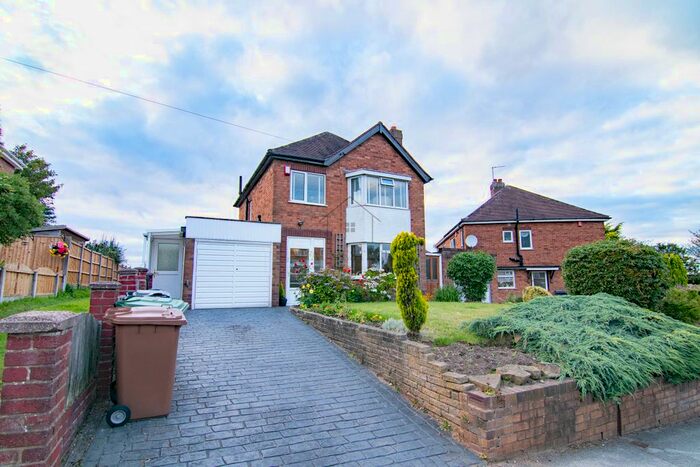 3 Bedroom Detached House To Rent In King George Crescent, Walsall, West Midlands, WS4