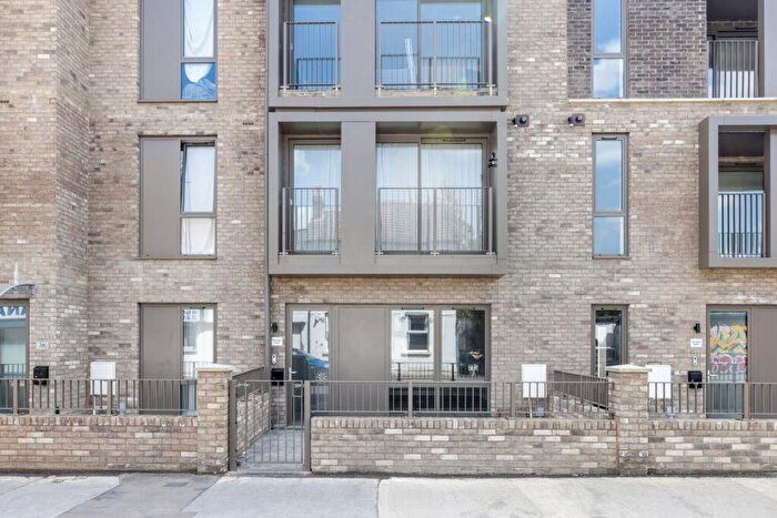 2 Bedroom Property To Rent In Doyle Road, London, SE25