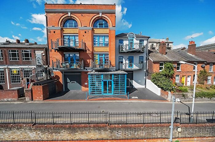 2 Bedroom Flat To Rent In Rock Villa Road, Tunbridge Wells, TN1