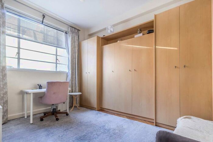 Studio To Rent In Hamlet Gardens, London, W6