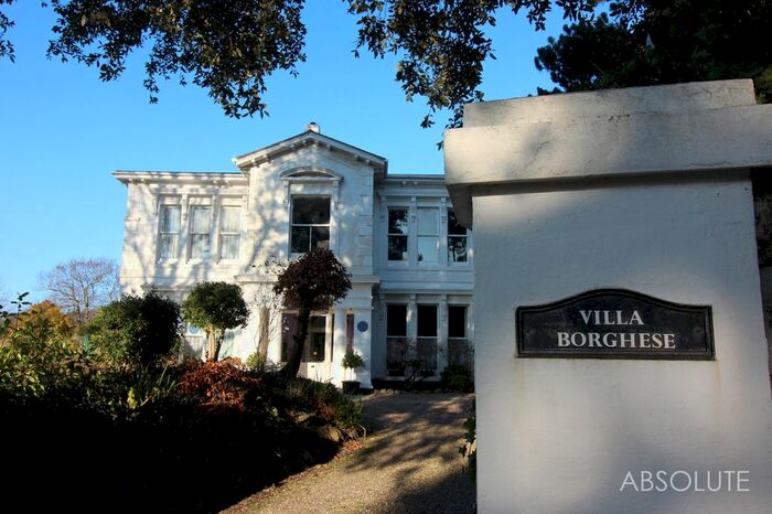 2 Bedroom Flat To Rent In Ridgeway Road, Villa Borghese Ridgeway Road, TQ1