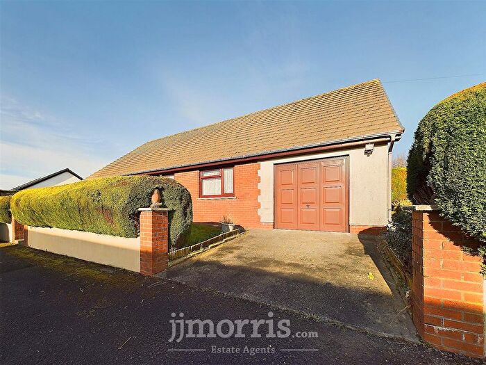 3 Bedroom Detached Bungalow For Sale In Pwll Trap, St. Clears, Carmarthen, SA33