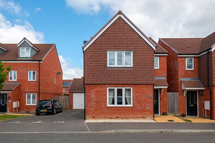 3 Bedroom Detached House For Sale In Campbell Grove, Horley, RH6