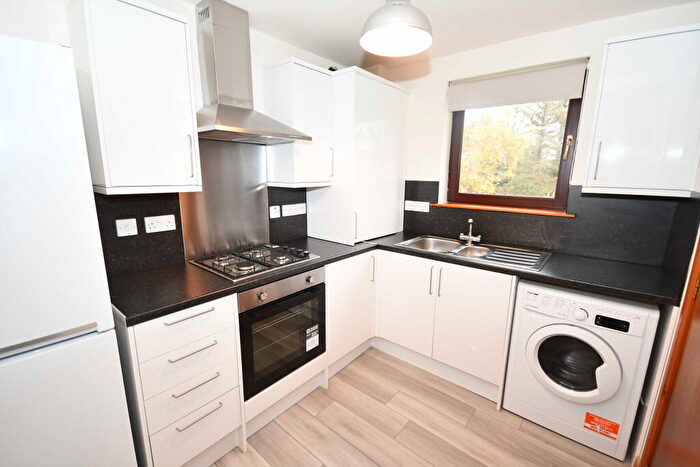 2 Bedroom Flat To Rent In Holm Dell Place, Inverness, IV2