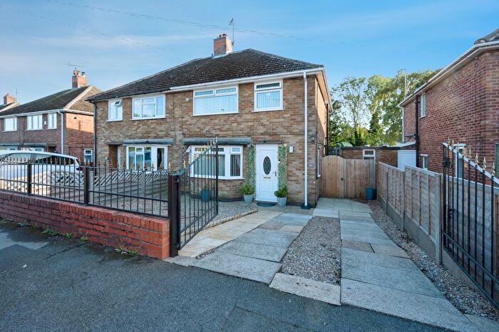 3 Bedroom Semi-Detached House For Sale In Willow Avenue, Kirkby-In-Ashfield, Nottingham, Nottinghamshire, NG17