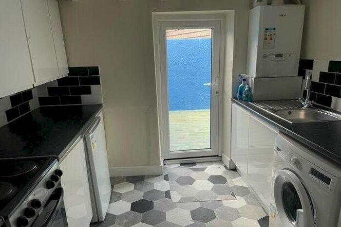 2 Bedroom Terraced House To Rent In East Street, Newton Abbot TQ12