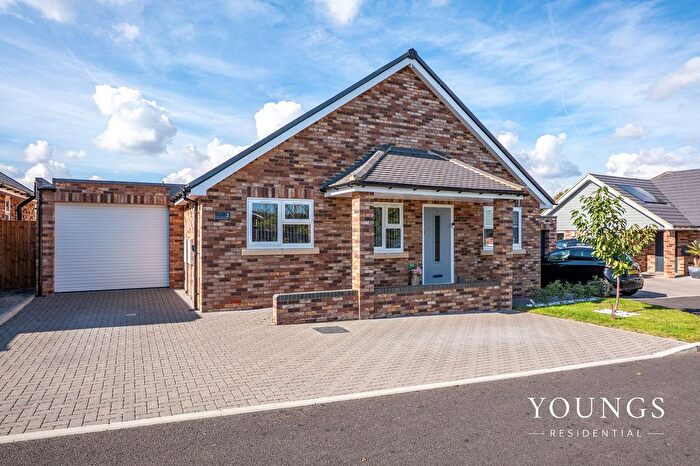 3 Bedroom Detached Bungalow For Sale In Williams Croft, Benfleet, SS7