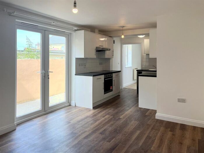 1 Bedroom Flat To Rent In Marcus Hill, Newquay, TR7