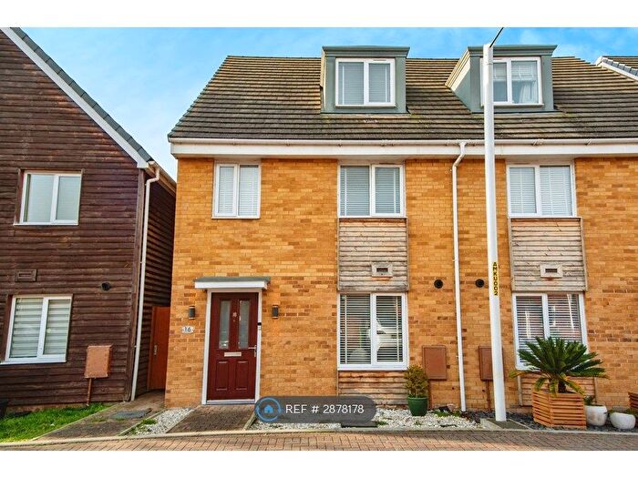 4 Bedroom Semi Detached House To Rent In Montagu Gardens, Dartford, DA1