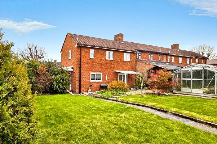 3 Bedroom End Of Terrace House For Sale In Ashmead, Trowbridge, BA14