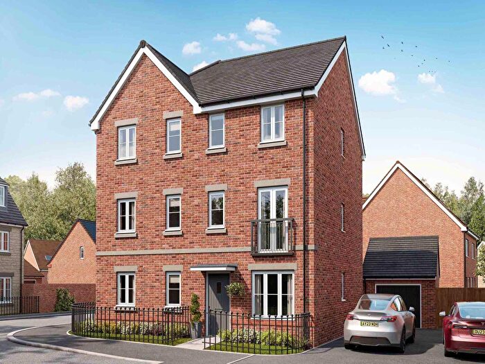 3 Bedroom Semi-Detached House For Sale In Desborough Road, Rothwell, NN14