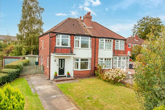 3 Bedroom Semi-Detached House For Sale In Gledhow Park Avenue, Gledhow, LS7