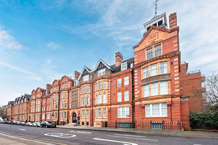 2 Bedroom Flat To Rent In Cromwell Crescent, Kensington, London, SW5