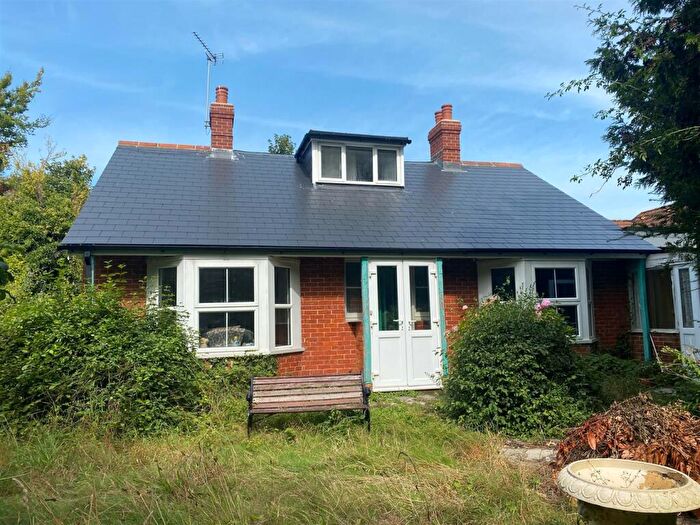 4 Bedroom Detached House For Sale In Buckholt Road, Broughton, Stockbridge, SO20