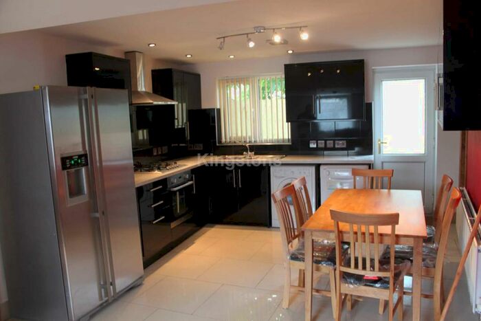 7 Bedroom Terraced House To Rent In Fitzroy Street, Cathays, Cardiff, CF24