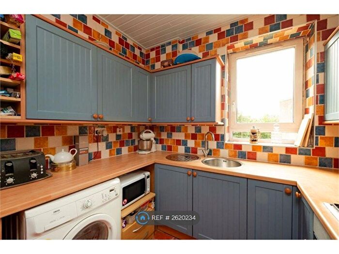 3 Bedroom Flat To Rent In Whitson Way, Edinburgh, EH11