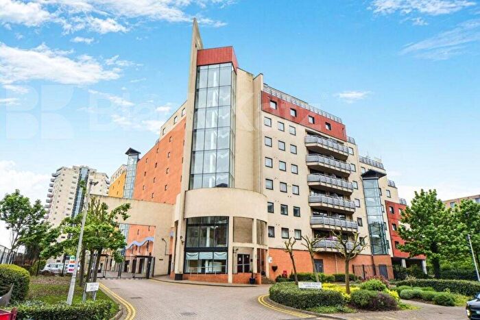 2 Bedroom Flat To Rent In Wards Wharf Approach, Silvertown, E16
