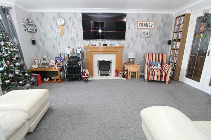 4 Bedroom Detached House For Sale In View Point, Tividale, Oldbury., B69