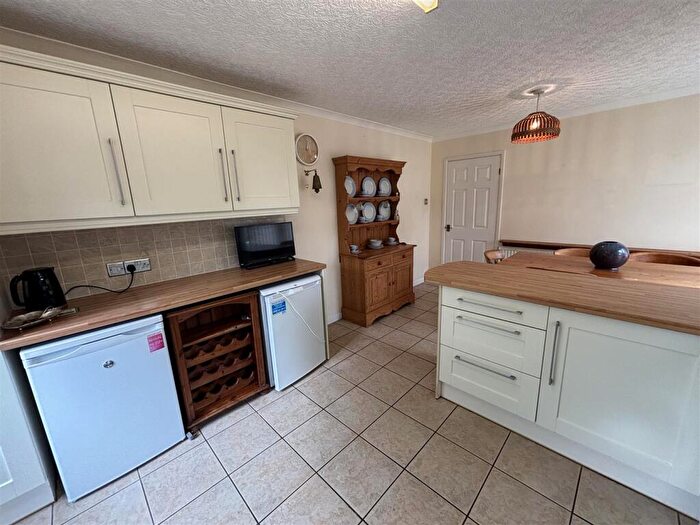 2 Bedroom Detached Bungalow For Sale In Foresters Close, Glenfield, Leicester, LE3