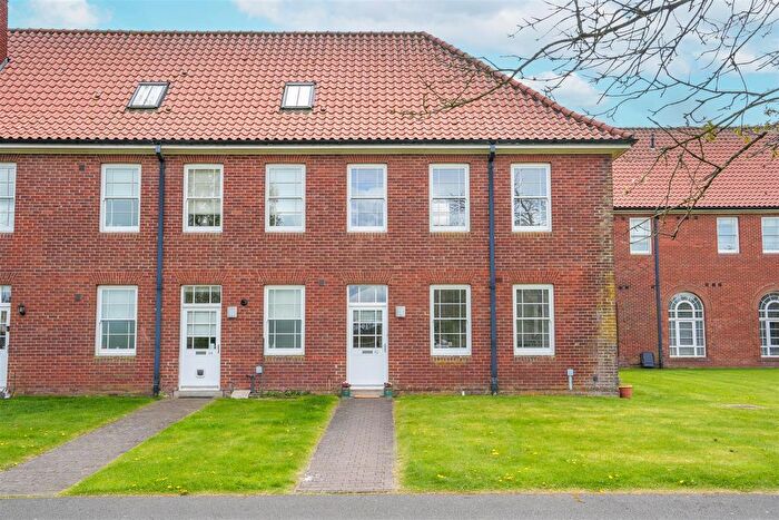 3 Bedroom Terraced House For Sale In Robertson Drive, Lanark, ML11
