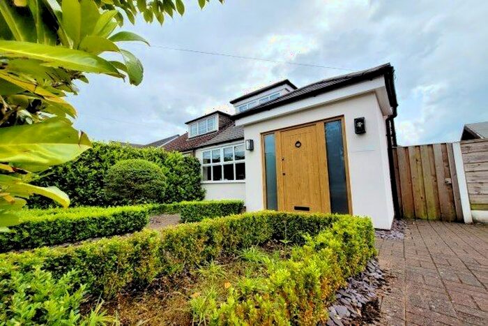 3 Bedroom Semi-Detached House To Rent In Queensway, Manchester, M28