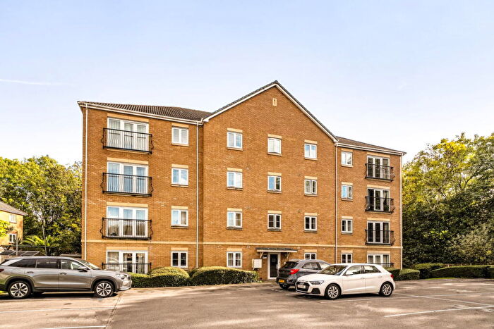 1 Bedroom Flat For Sale In Wyncliffe Gardens, Cardiff, CF23