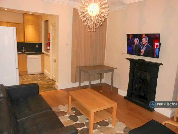 4 Bedroom Terraced House To Rent In Western Road, Sheffield, S10