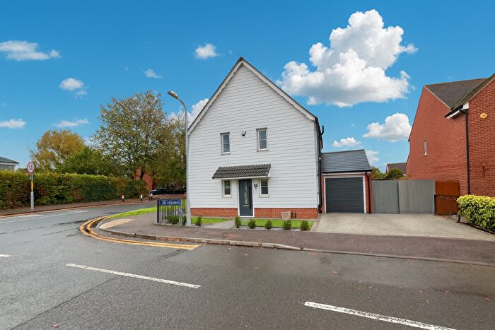 4 Bedroom Detached House To Rent In Wyvern Close, Milton Regis, Sittingbourne, ME10