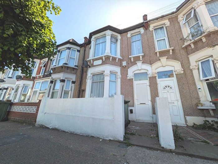 3 Bedroom Terraced House For Sale In Sixth Avenue, London, E12