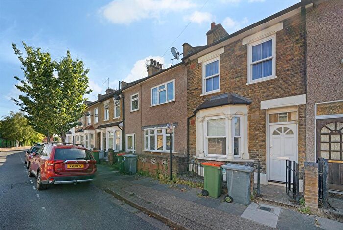 3 Bedroom Terraced House To Rent In Pond Road, London, E15