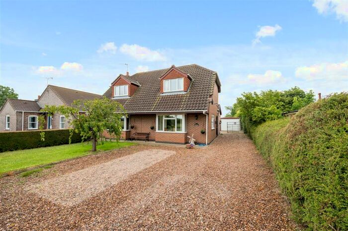 4 Bedroom Detached House For Sale In Alford Road, Willoughby, Alford, LN13