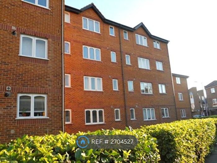 Studio To Rent In John Silkin Lane, London, SE8