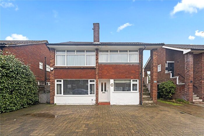 2 Bedroom Maisonette For Sale In Cedar Way, Sunbury, TW16