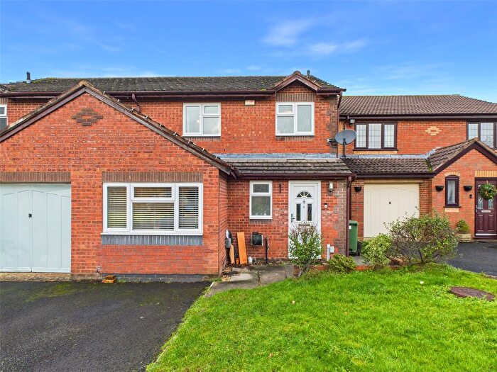 3 Bedroom Semi Detached House For Sale In Deer Avenue, Worcester, Worcestershire, WR5