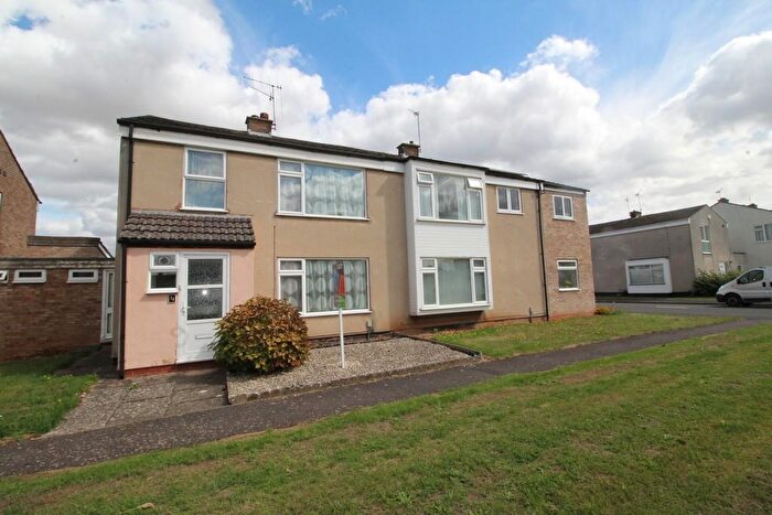 4 Bedroom Semi-Detached House To Rent In Broadhaven Close, Leamington Spa, Warwickshire, CV31