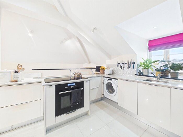 2 Bedroom Apartment For Sale In Devington Park, Exminster, Exeter, Devon, EX6