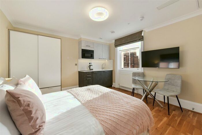 Studio To Rent In Courtfield Gardens, Earls Court, London SW5