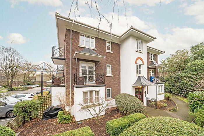 1 Bedroom Flat To Rent In Brompton Park Crescent, Fulham, SW6