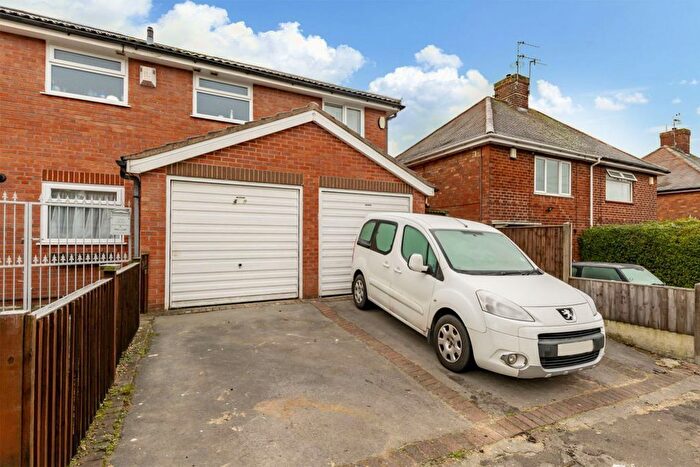 3 Bedroom Semi Detached House To Rent In Ravenswood Road, Arnold, Nottingham, NG5