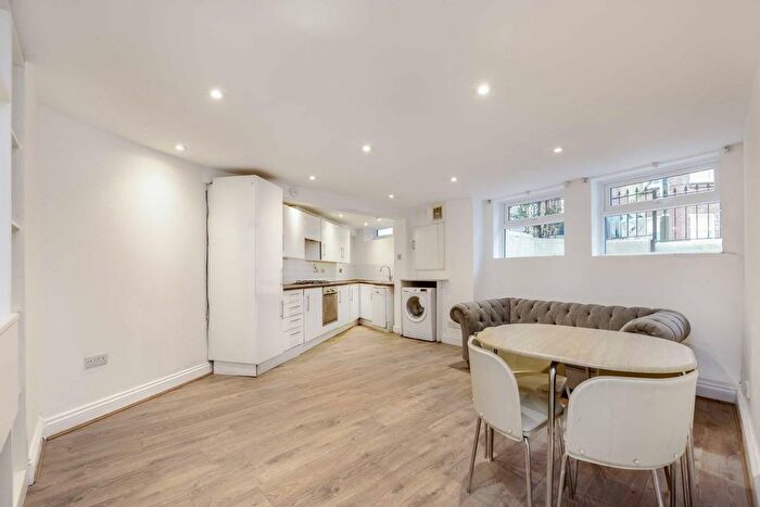 2 Bedroom Flat To Rent In Church Walk, West Hampstead, NW2