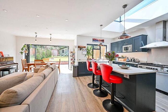 4 Bedroom House For Sale In Elmbridge Avenue, Surbiton, KT5