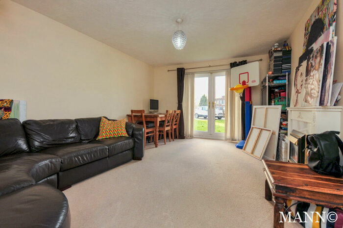 2 Bedroom Flat To Rent In Ridgewell Close, Sydenham, SE26