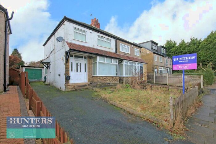 3 Bedroom Semi-Detached House To Rent In Thorn Drive Heaton, Bradford, West Yorkshire, BD9