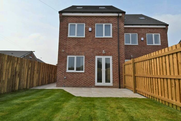 3 Bedroom Semi-Detached House To Rent In Grace Court, Kinsley, Pontefract, WF9