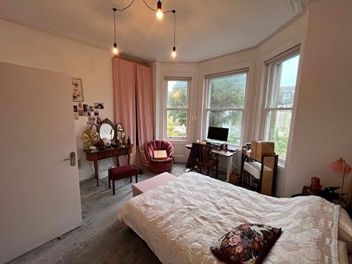 2 Bedroom Flat To Rent In Selborne Road, Hove, BN3