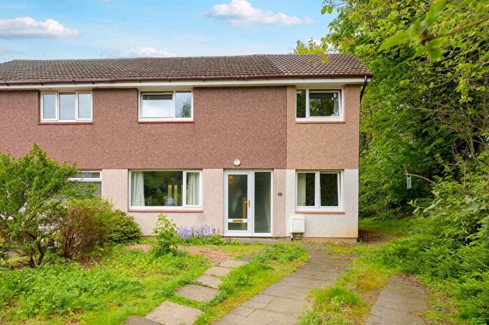 4 Bedroom Semi-Detached House For Sale In Moray Court, Dalgety Bay, KY11