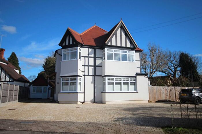 2 Bedroom Flat For Sale In Moss Lane, Pinner Village, HA5